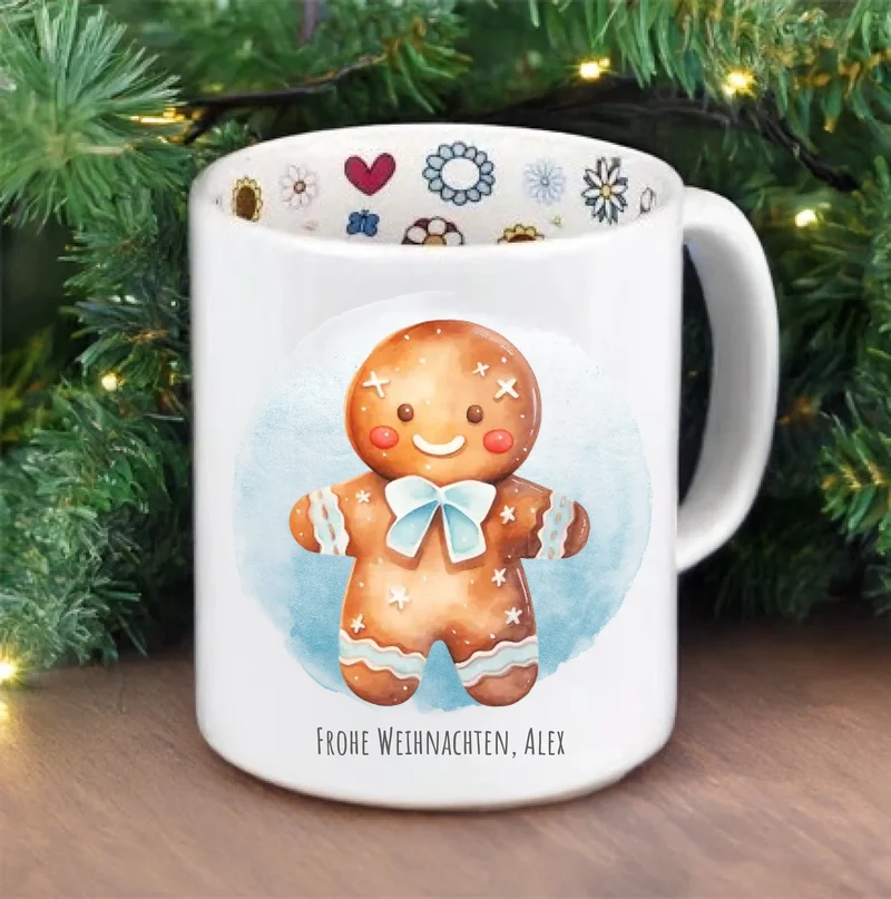 Weihnachtstasse mit Weckmann und Weihnachtsbaum, Namen und Text personalisiert