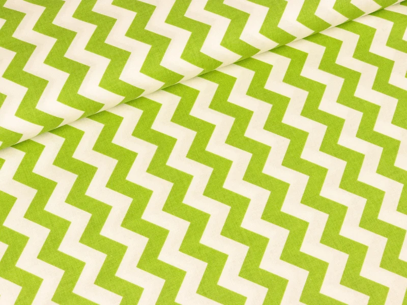 Reststück 25cm - Baumwollstoff Riley Blake Chevron grün-weiß small