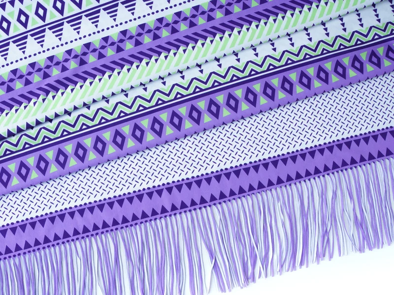 Reststück 250cm - Hamburger Liebe Fringe Me Geometric White mit Fransenborte