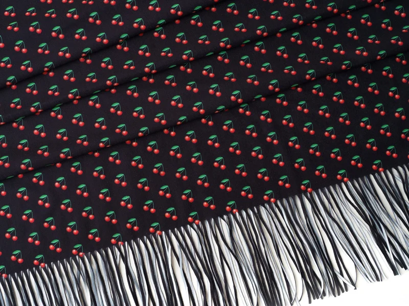 Reststück 288cm - Hamburger Liebe Fringe Me Cherry mit Fransenborte