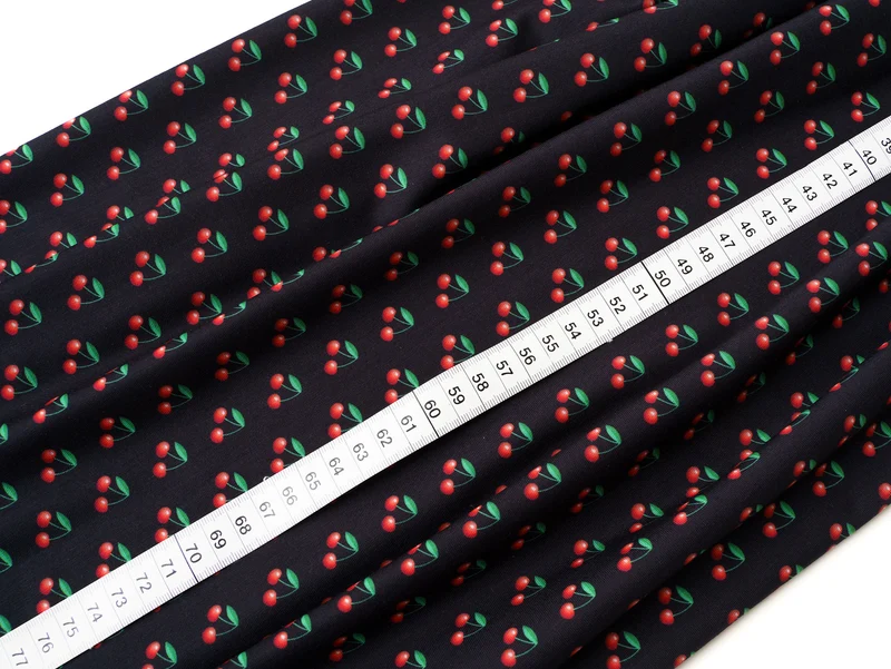 Reststück 288cm - Hamburger Liebe Fringe Me Cherry mit Fransenborte
