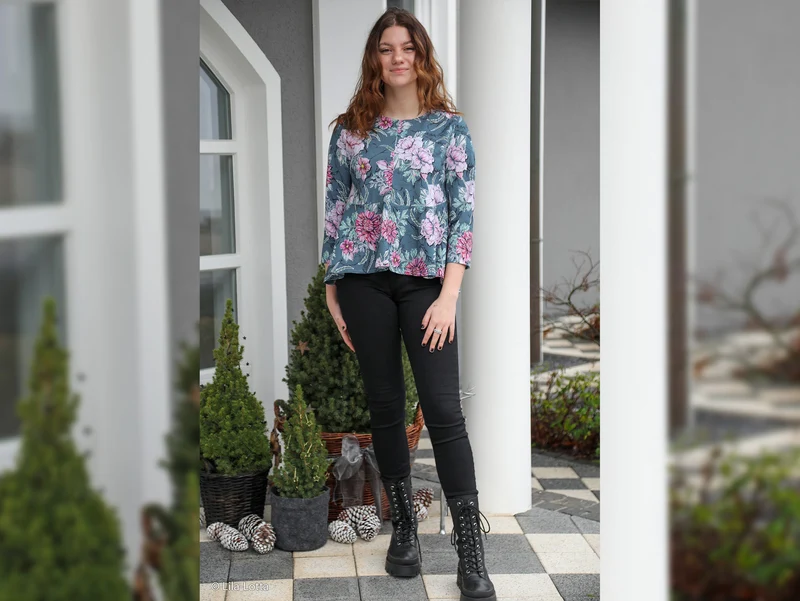 Reststück 33cm - Baumwolljersey My Watercolor Garden jeansblau by Lila-Lotta