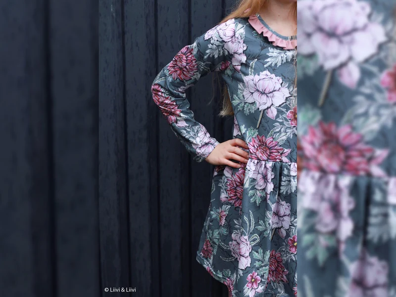 Reststück 33cm - Baumwolljersey My Watercolor Garden jeansblau by Lila-Lotta