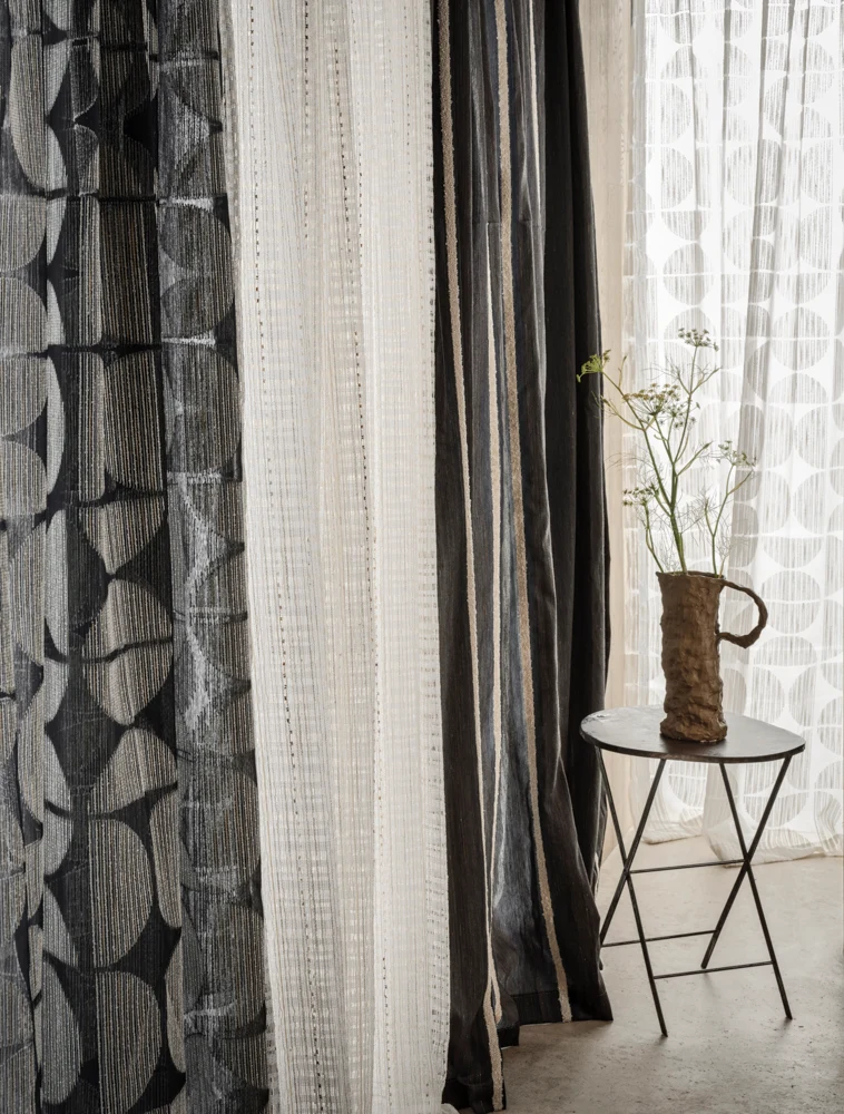 Gardinenstoff Bouclé Stripe - charcoal 305 cm