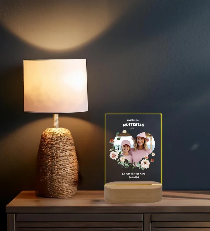 Personalisiertes LED Nachtlicht 'Muttertag'' Geschenk für Mama im Herzdesign