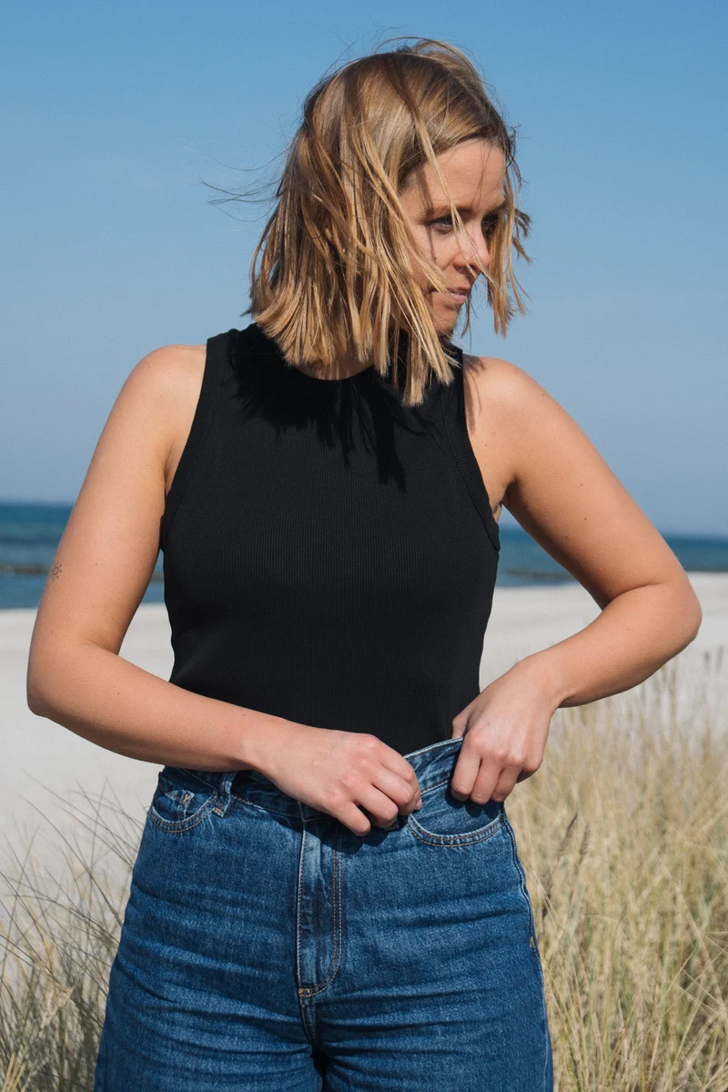 Top Alva Schwarz