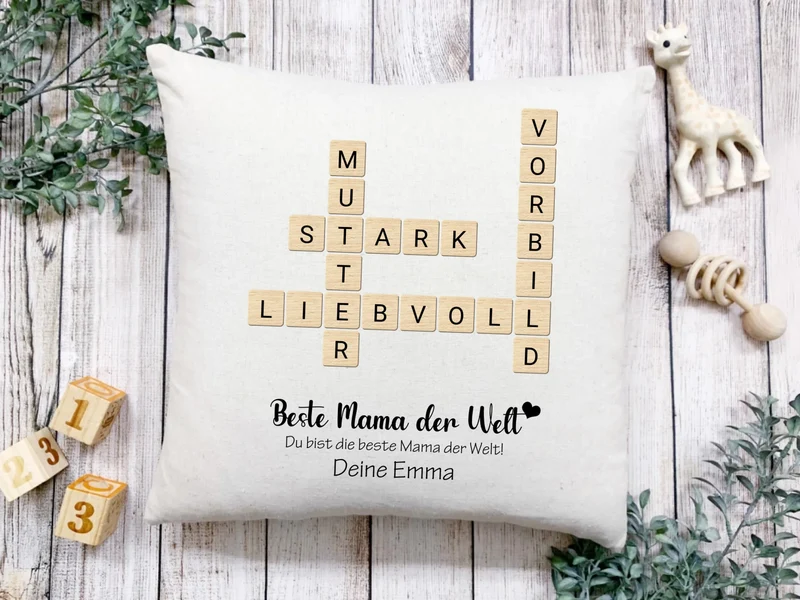 Personalisiertes Geschenk für Mama - Kissen im Scrabble Design