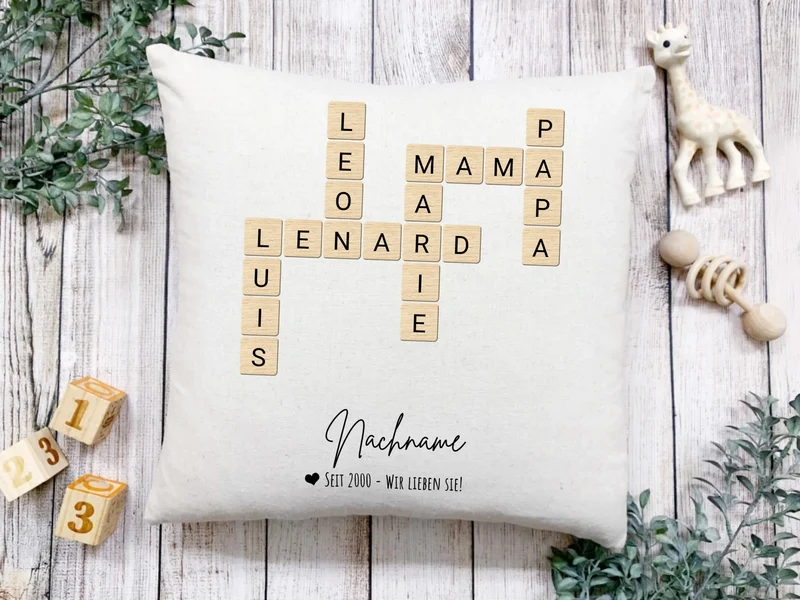 Scrabble Kissen personalisiert Namen im Kreuzworträtsel-Design