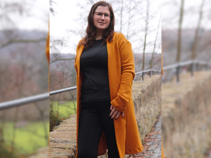 Strukturstrickstoff Skadi senfgelb uni HW22/23