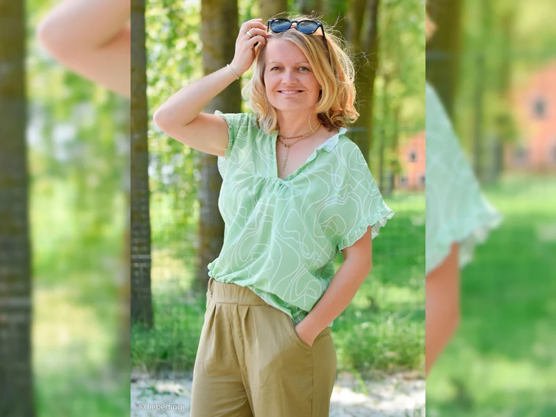 Viskose Webware Pauline Linien weiß auf Hellgrün