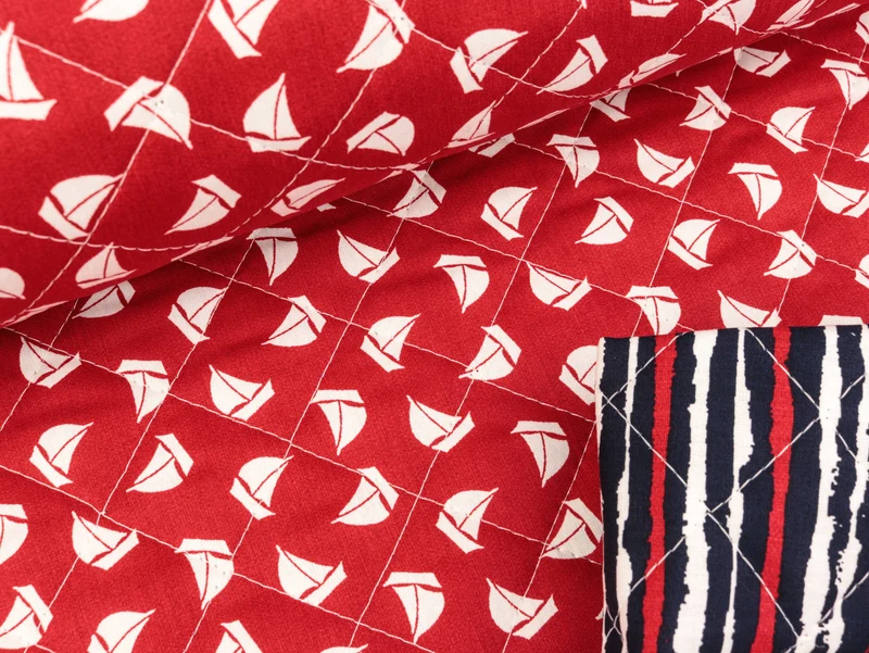 Doubleface Steppstoff Kleine Segelschiffe-Bunte Streifen rot-weiß-marineblau