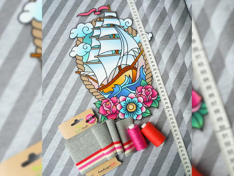 Hamburger Liebe Baumwolljersey Ahoy Sail Away hellgrau-mittelgrau-bunt Panel 77cm