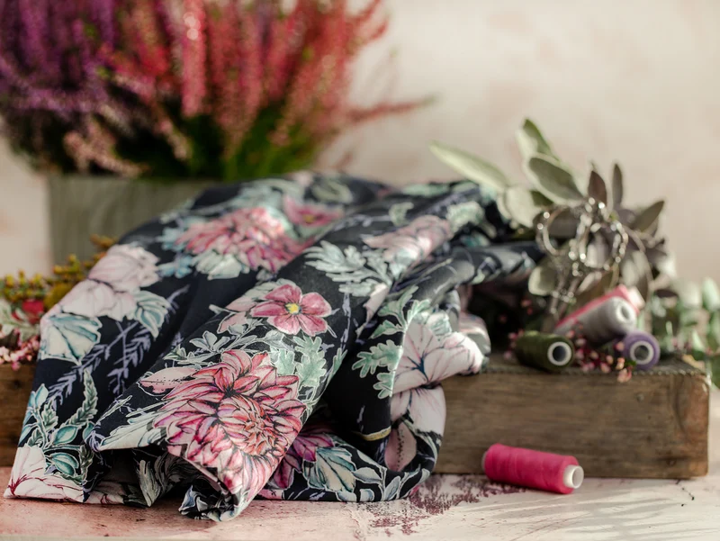 Baumwolljersey My Watercolor Garden anthrazit by Lila-Lotta