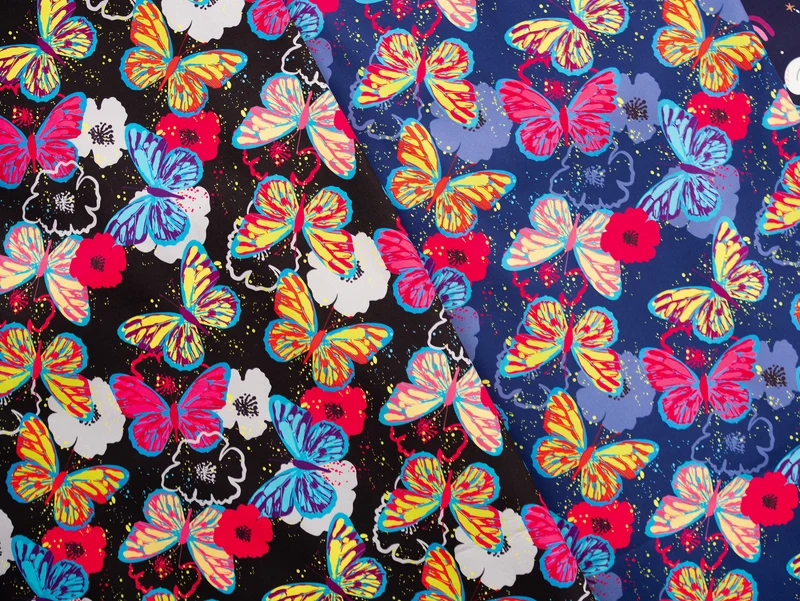 Softshell Fiete Bunte Schmetterlinge auf Dunkelblau