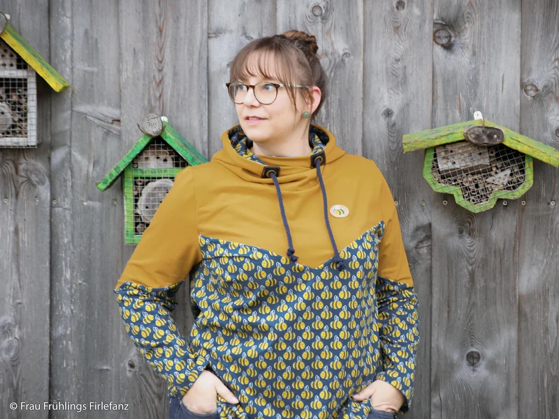 Baumwolljersey Animal Minis Bienen auf Jeansblau by Käselotti