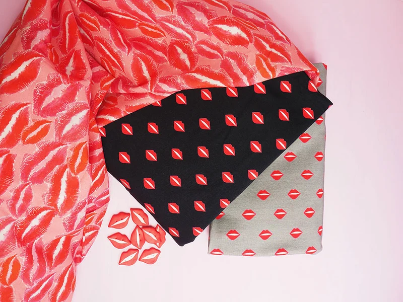 Reststück 65cm - Baumwoll Voile Kiss every single Moment by Cherry Picking