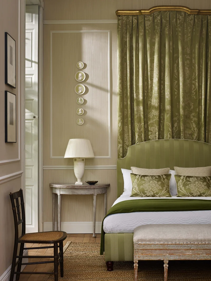 Arabesque Silk - pale olive