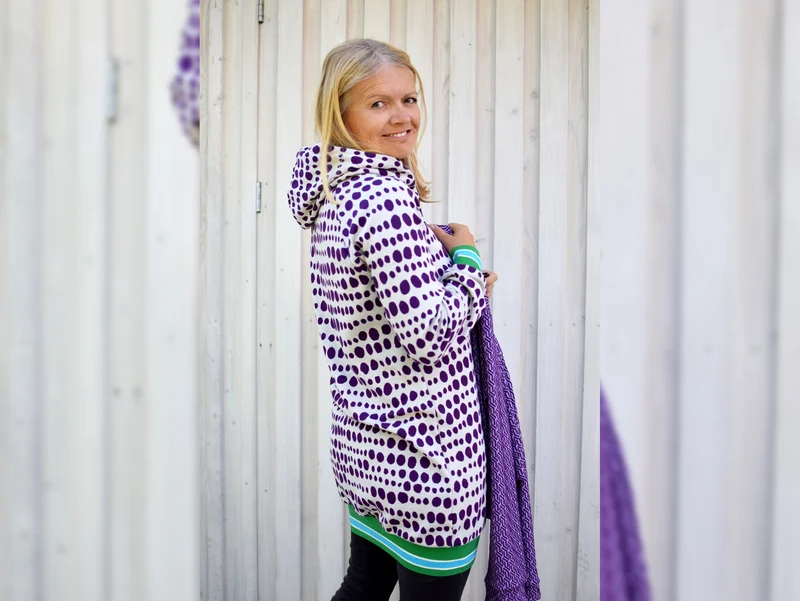 Reststück 115cm - Hamburger Liebe 2 Farb-Jacquardjersey Queens United Forever meringa-viola