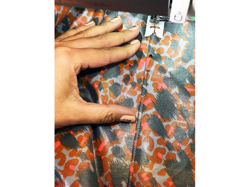 Beschichteter Jersey Reiko Leoprint grau-bunt