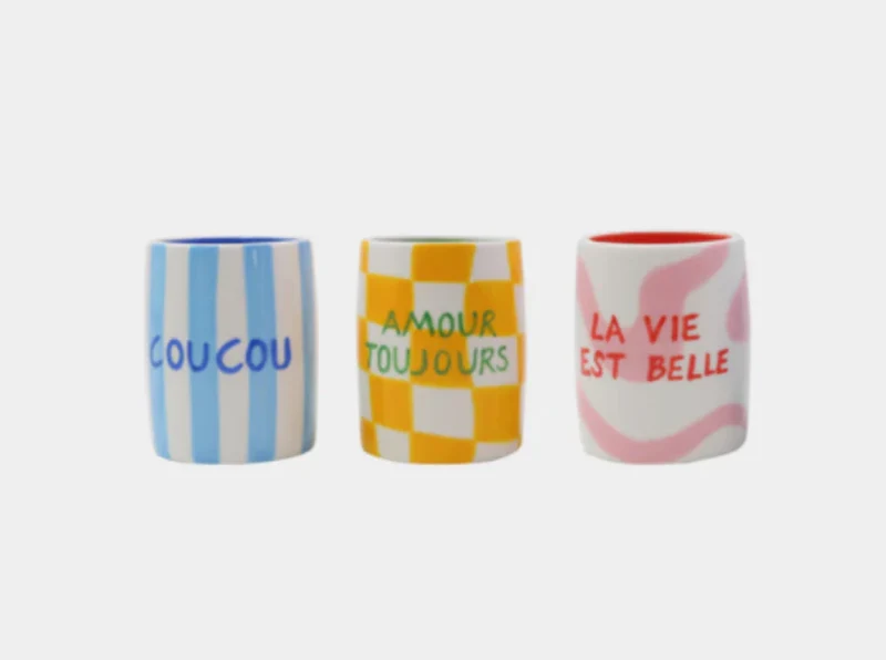 Handbemalter Keramikbecher – Blau/Weiß, Gelb/Weiß oder Rosa/Weiß