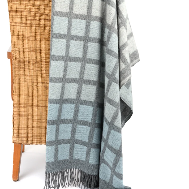 Weiche Merino-Wolldecke "Big City"