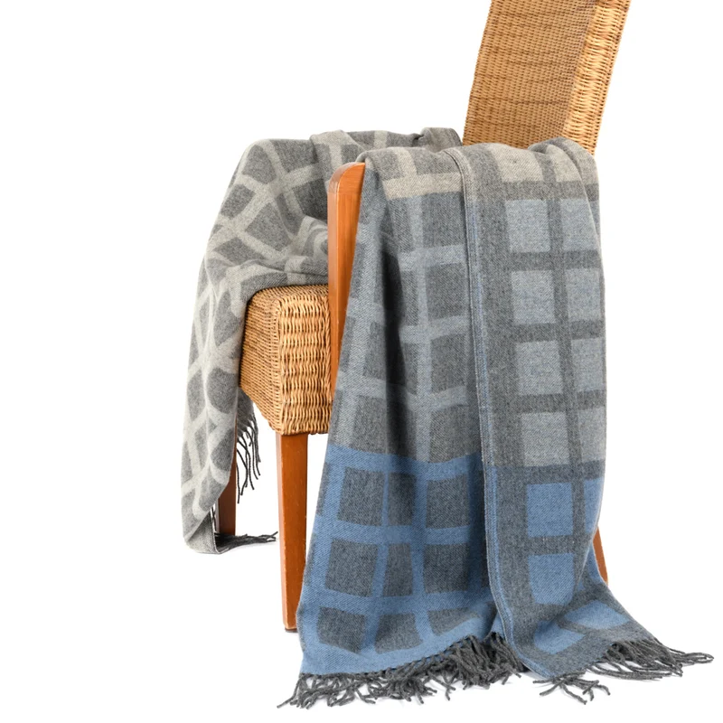 Weiche Merino-Wolldecke "Big City"