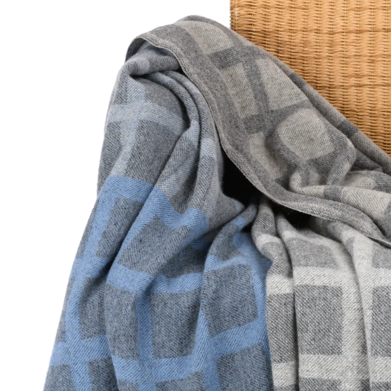 Weiche Merino-Wolldecke "Big City"