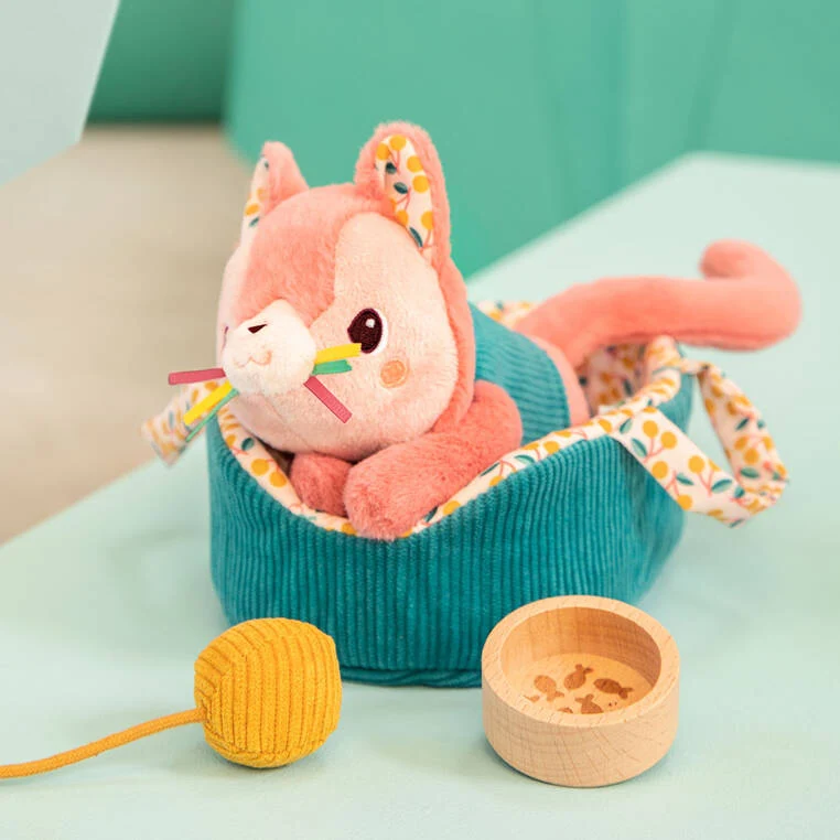 Kuscheltier Katze mit Körbchen und Zubehör – Katze Jeanne 12 m+