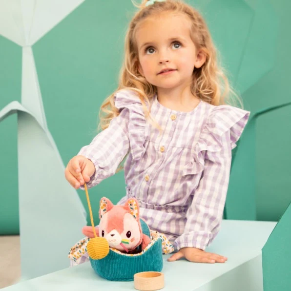 Kuscheltier Katze mit Körbchen und Zubehör – Katze Jeanne 12 m+