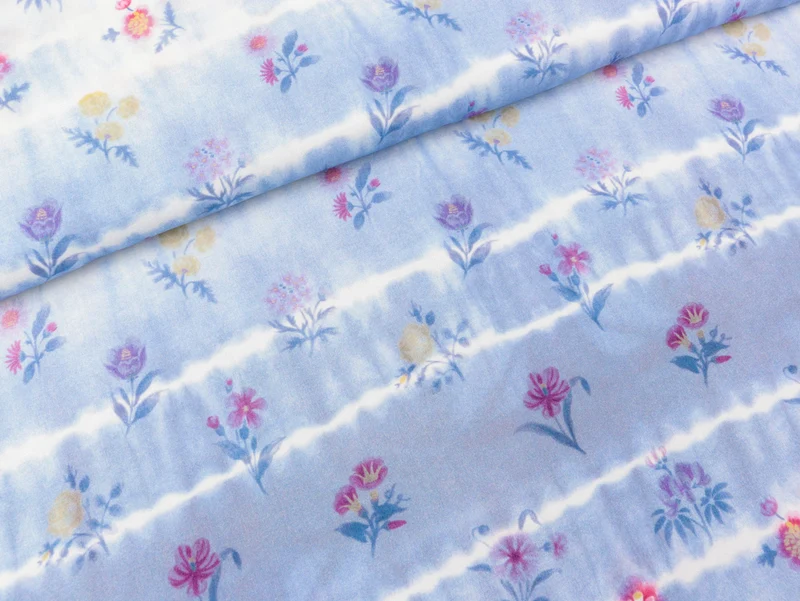 Reststück 15cm - Viskosestoff Mila Blumen in Batikoptik bunt-wasserblau