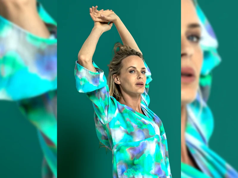 Viskose Crêpe Marocain Farbkleckse Tie Dye aqua-bunt Digitaldruck