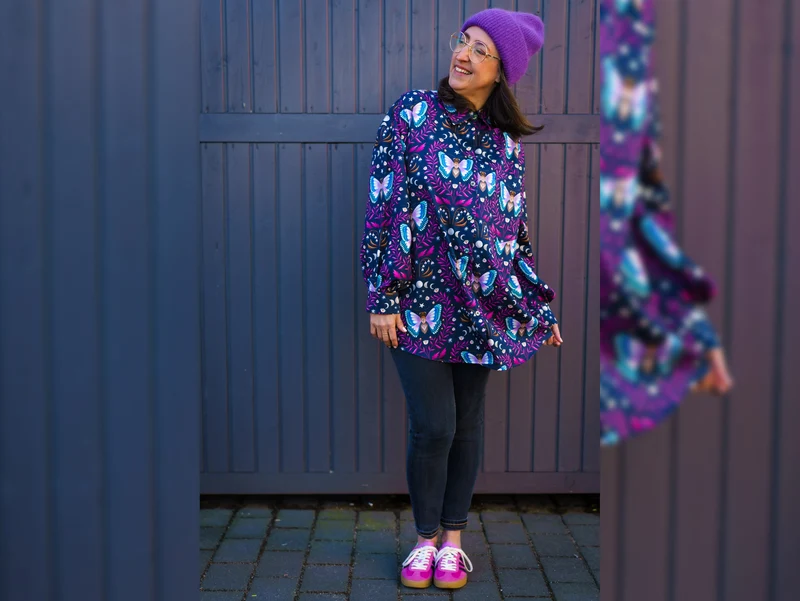 Hamburger Liebe New Cotton Satin Webware Midnight Luna Moth ciclamino-bunt auf Blue navy