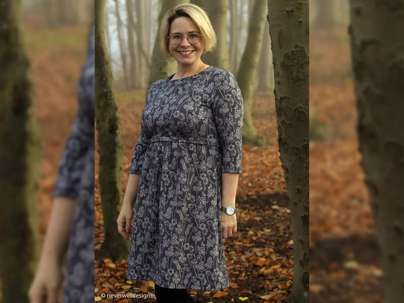 Modalsweat Herbarium Nachtblau by Lila-Lotta