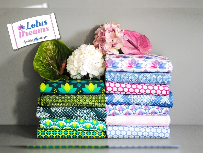 Reststück 35cm - Baumwolljersey Lotus Dreams Blumenkreise weiß-hellblau-rauchblau by Lycklig Design