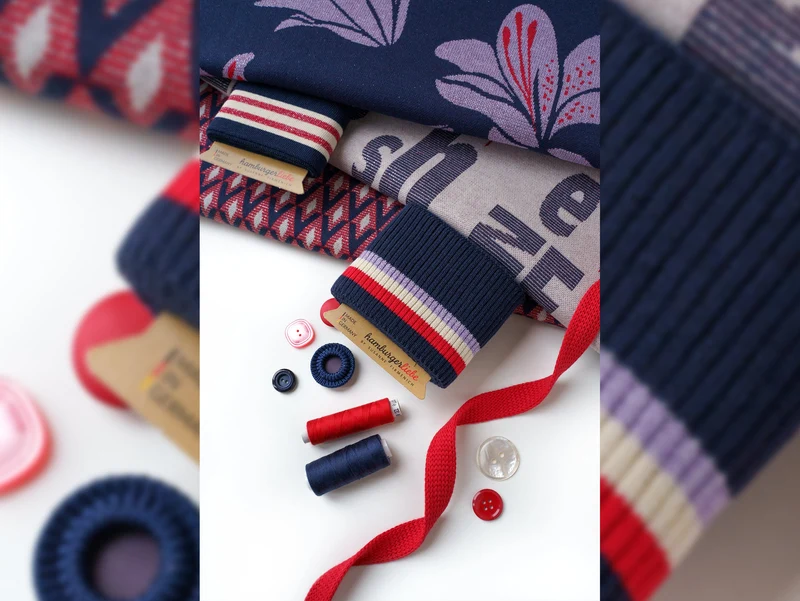 Reststück 25cm - Hamburger Liebe 3 Farb-Jacquardjersey Shine Like a Lily blue navy