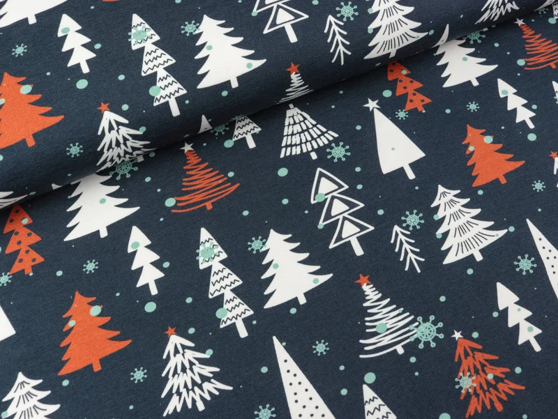 Reststück 50cm - Leichter Baumwollsweat Frohe Weihnachten Tannenbäume bunt auf Jeansblau