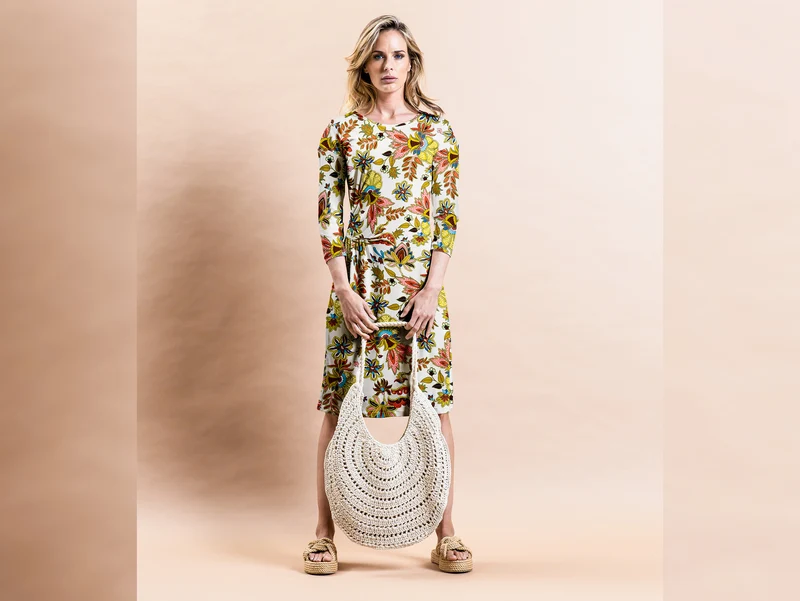 Viskosejersey Print Flowers sand-bunt