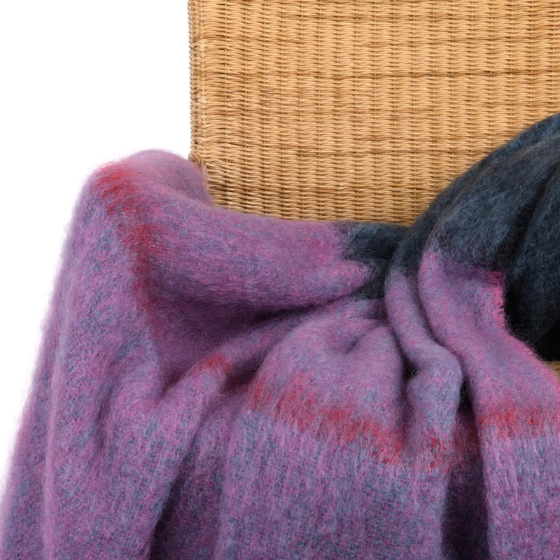 Mohairdecke „Aubergine" – Tiefe Farbwelt zum Wohlfühlen