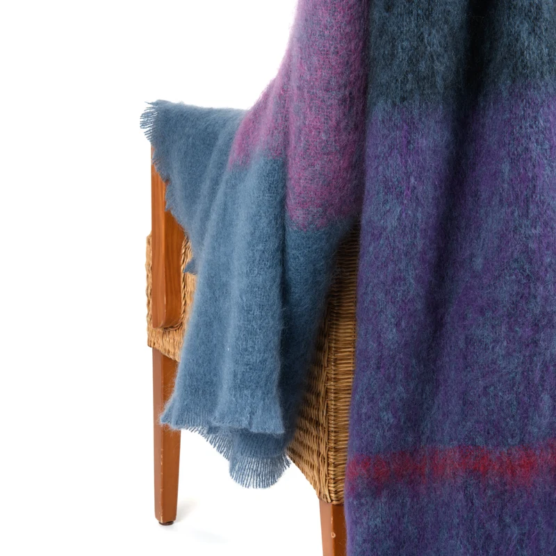 Mohairdecke „Aubergine" – Tiefe Farbwelt zum Wohlfühlen