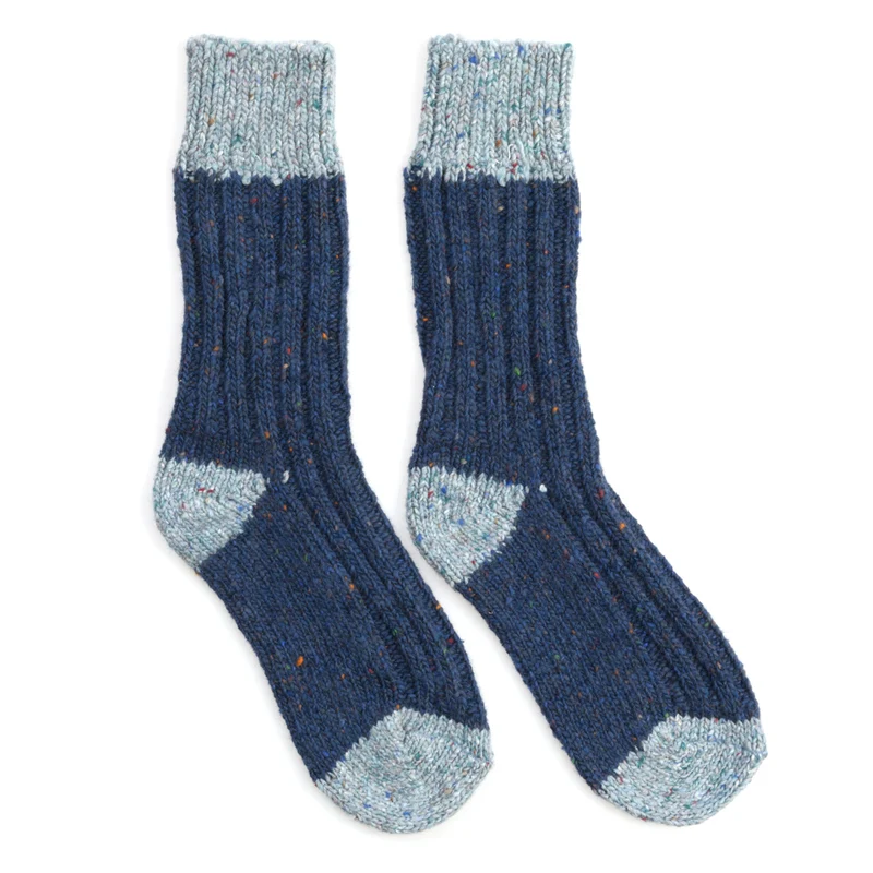 Socken, farbige Ferse und Spitze
