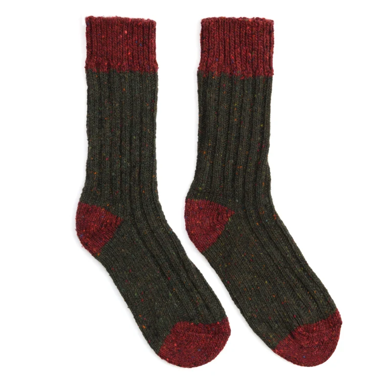 Socken, farbige Ferse und Spitze