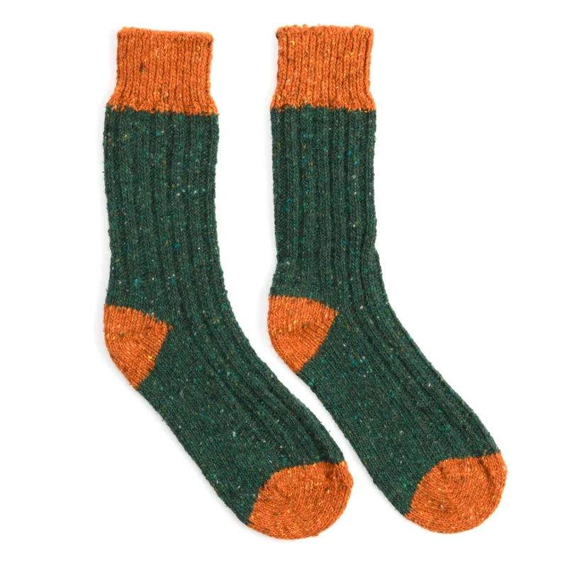 Socken, farbige Ferse und Spitze