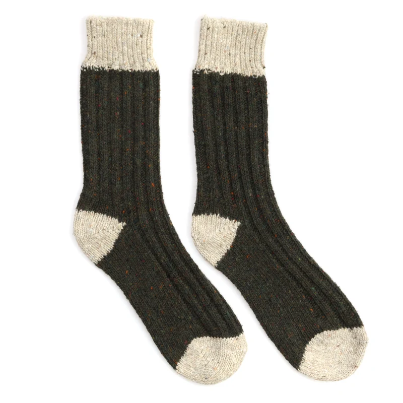 Socken, farbige Ferse und Spitze