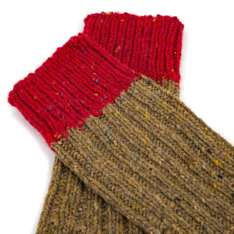 Socken, farbige Ferse und Spitze