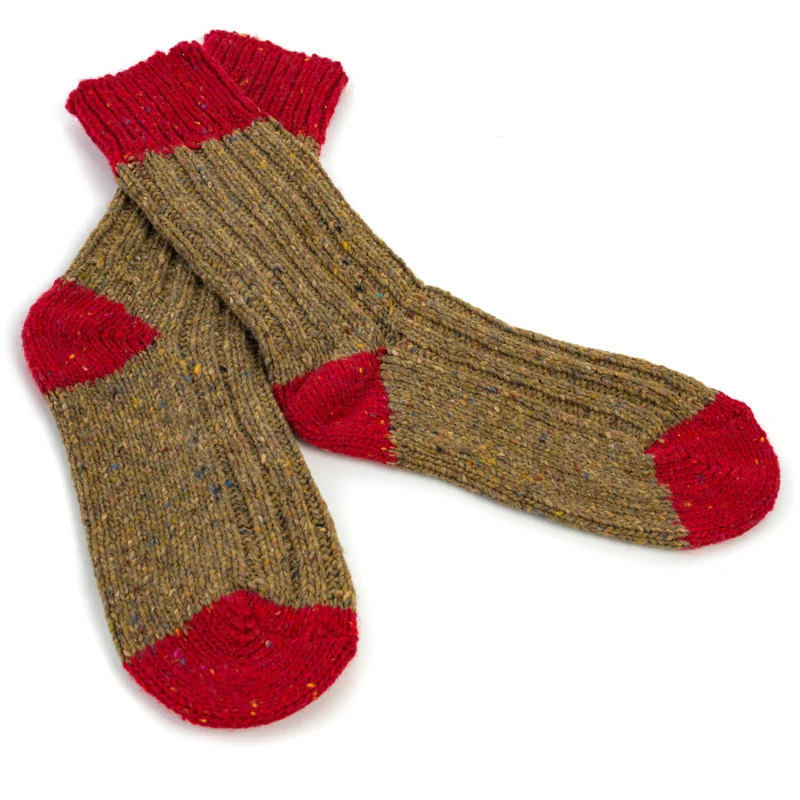 Socken, farbige Ferse und Spitze