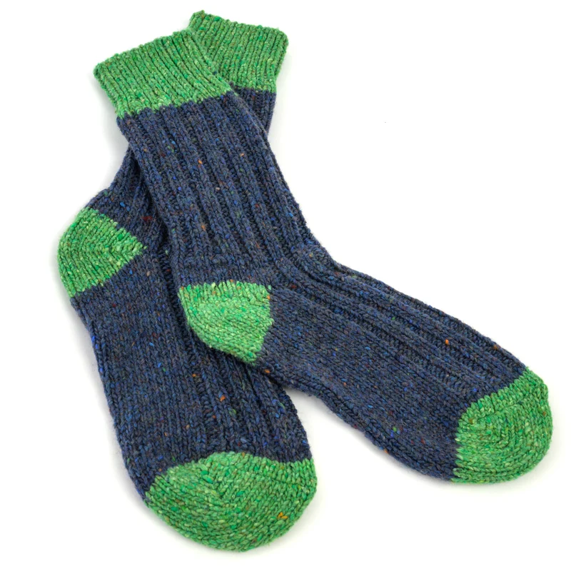 Socken, farbige Ferse und Spitze