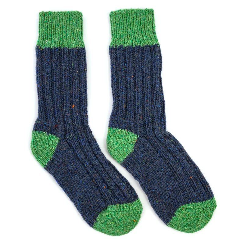 Socken, farbige Ferse und Spitze
