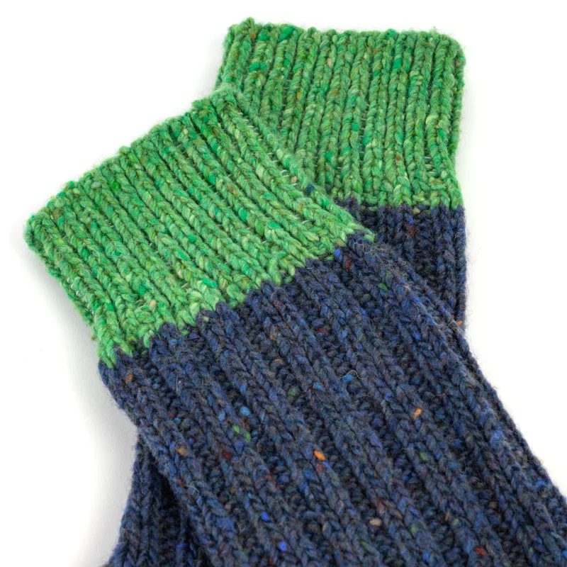 Socken, farbige Ferse und Spitze