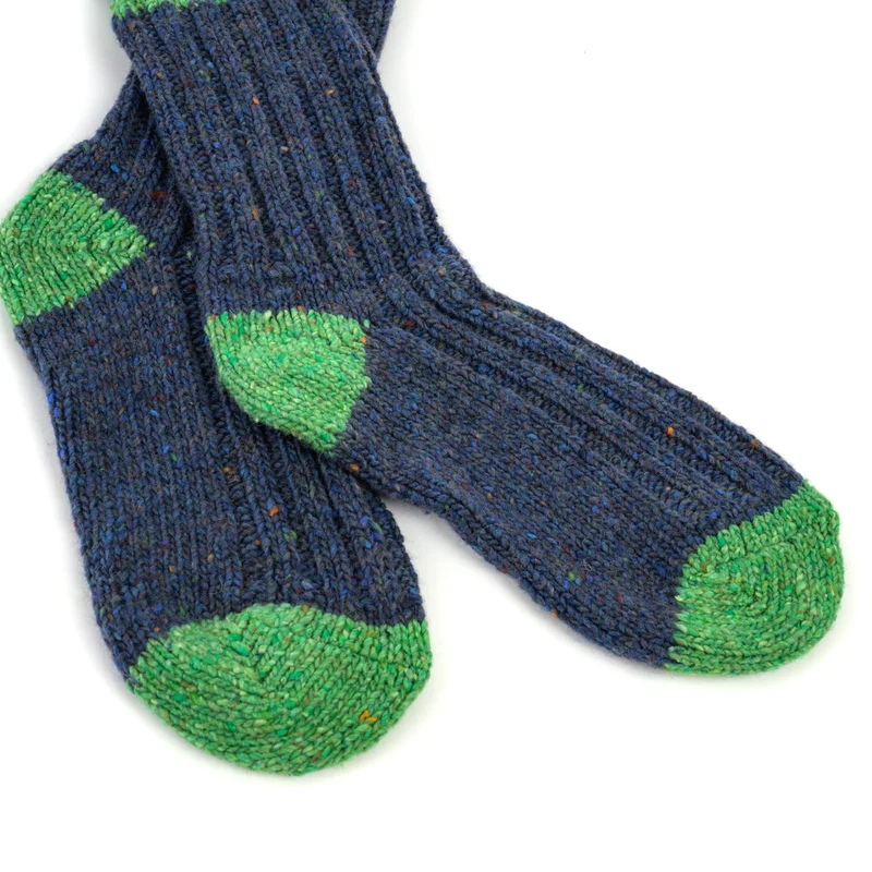 Socken, farbige Ferse und Spitze