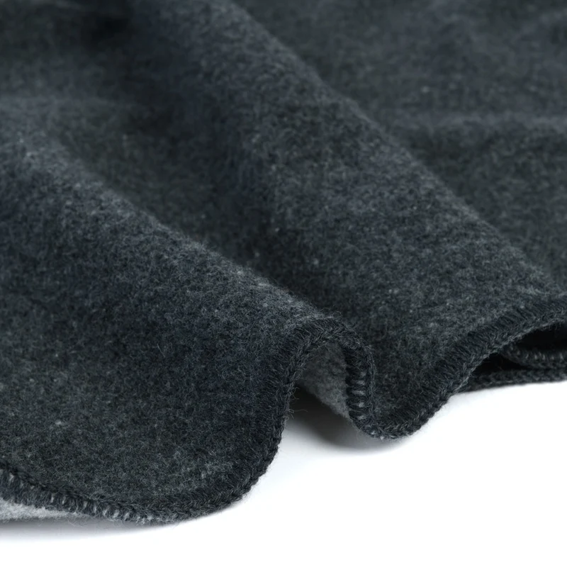 "DANA"- Zweifarbige Walkdecke aus Bio-Schurwolle (Merino)
